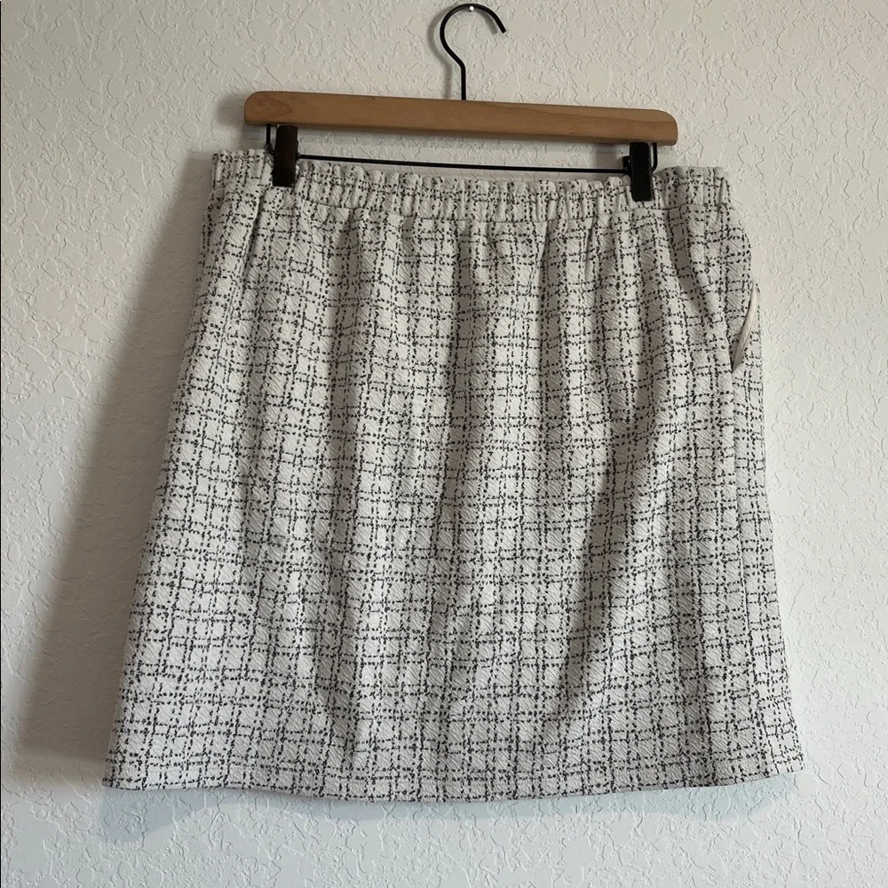 NWT Loft White & Black Pull On Skirt W/ Pockets - Picture 9 of 9